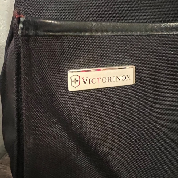 Victorinox Deluxe Business Black Tote Bag with Red Satin Interior - Picture 4 of 12